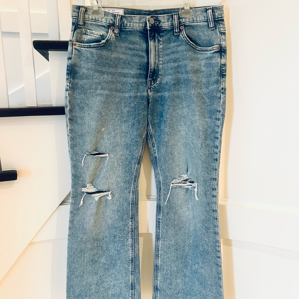 GAP 90's Loose Flare Mid-Rise Jeans Size 30